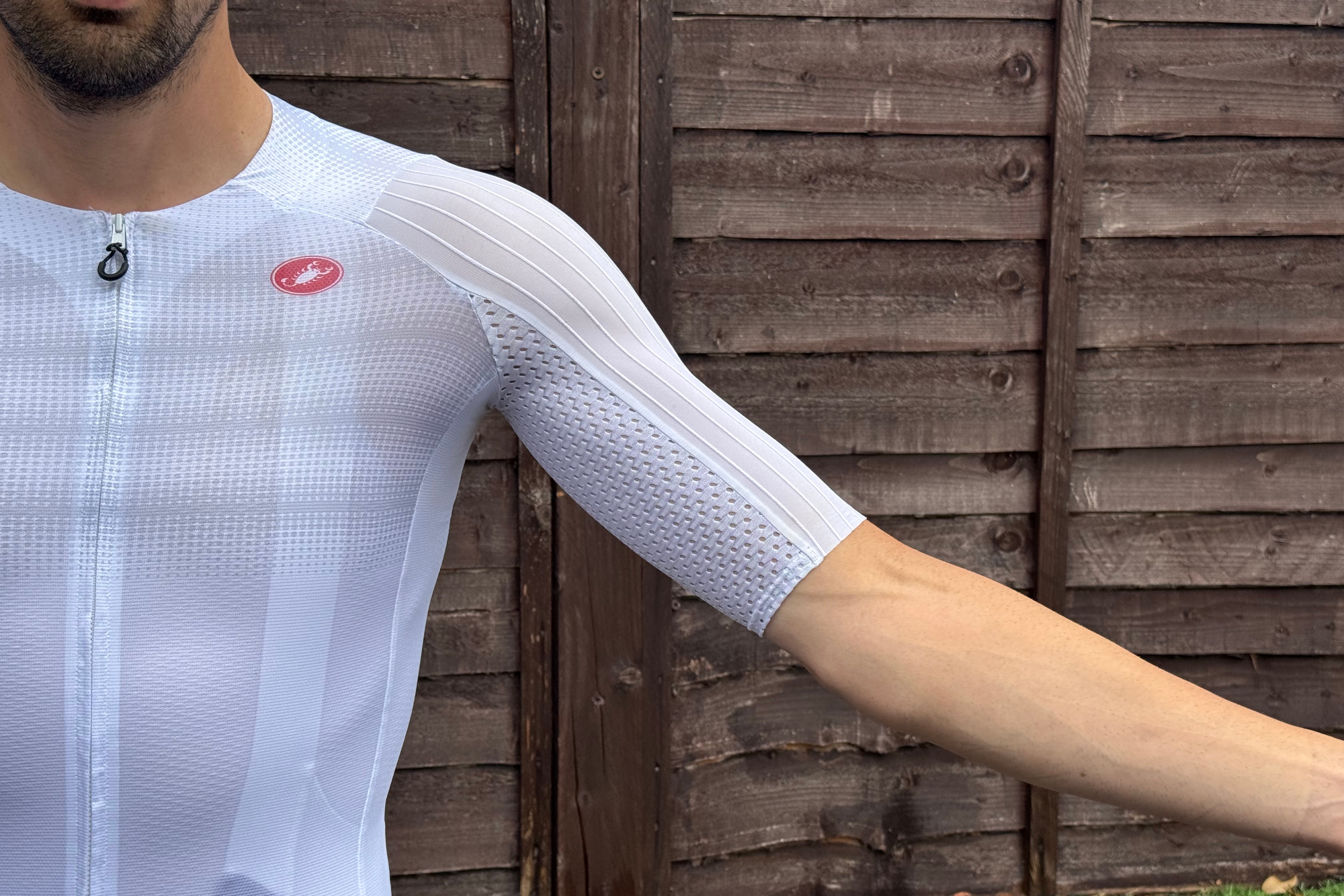 Detail of the Castelli Free Aero 8S jersey