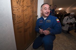 Expedition 39 Door Signing