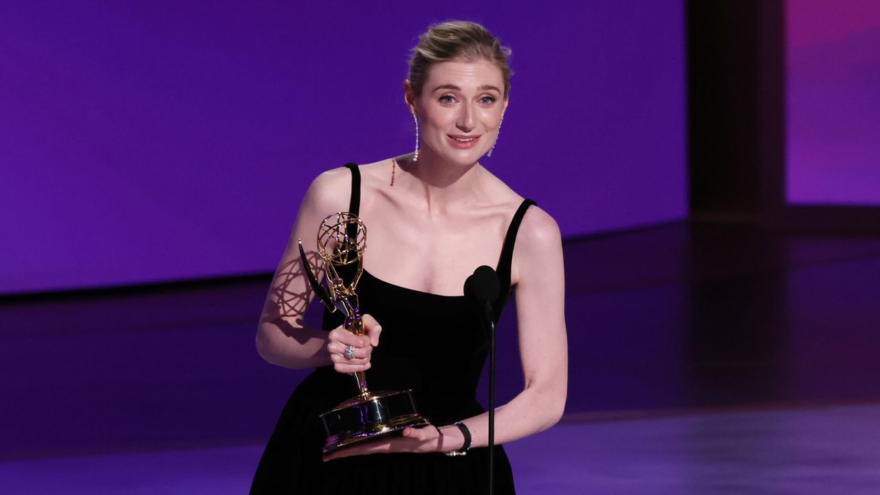 Elizabeth Debicki at the 2024 Emmys