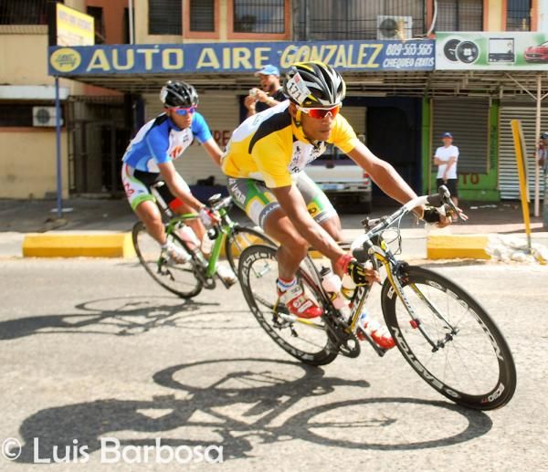 Race leader Nelson I. Sanchez (La Vega-Com.Nal.Energia)