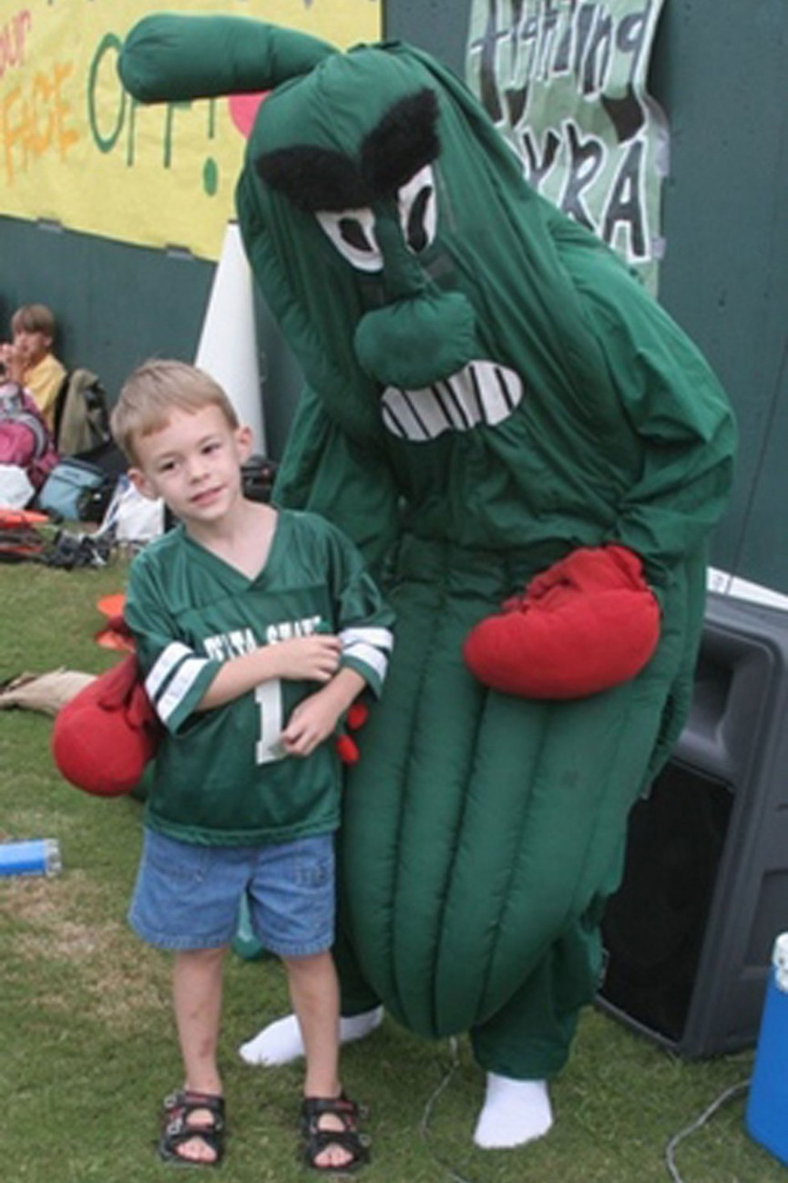 the-30-worst-sports-mascots-3-1556695377-u7aR-column-width-inline