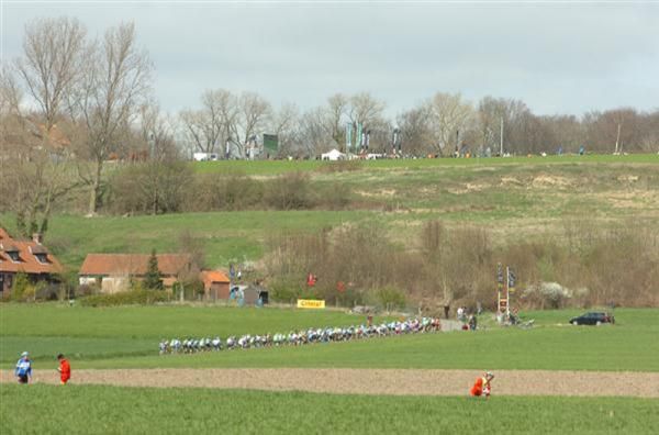 The peloton enjoyed cool but mainly dry conditions