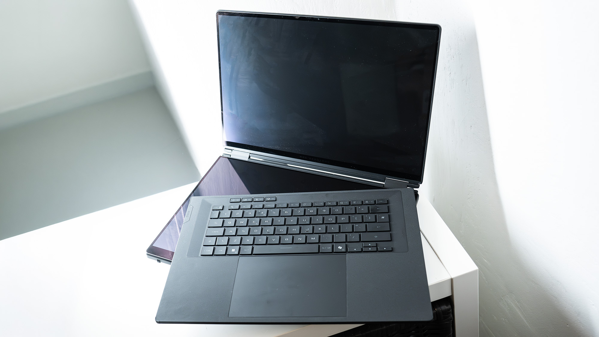 Asus ROG Zephyrus Duo 16