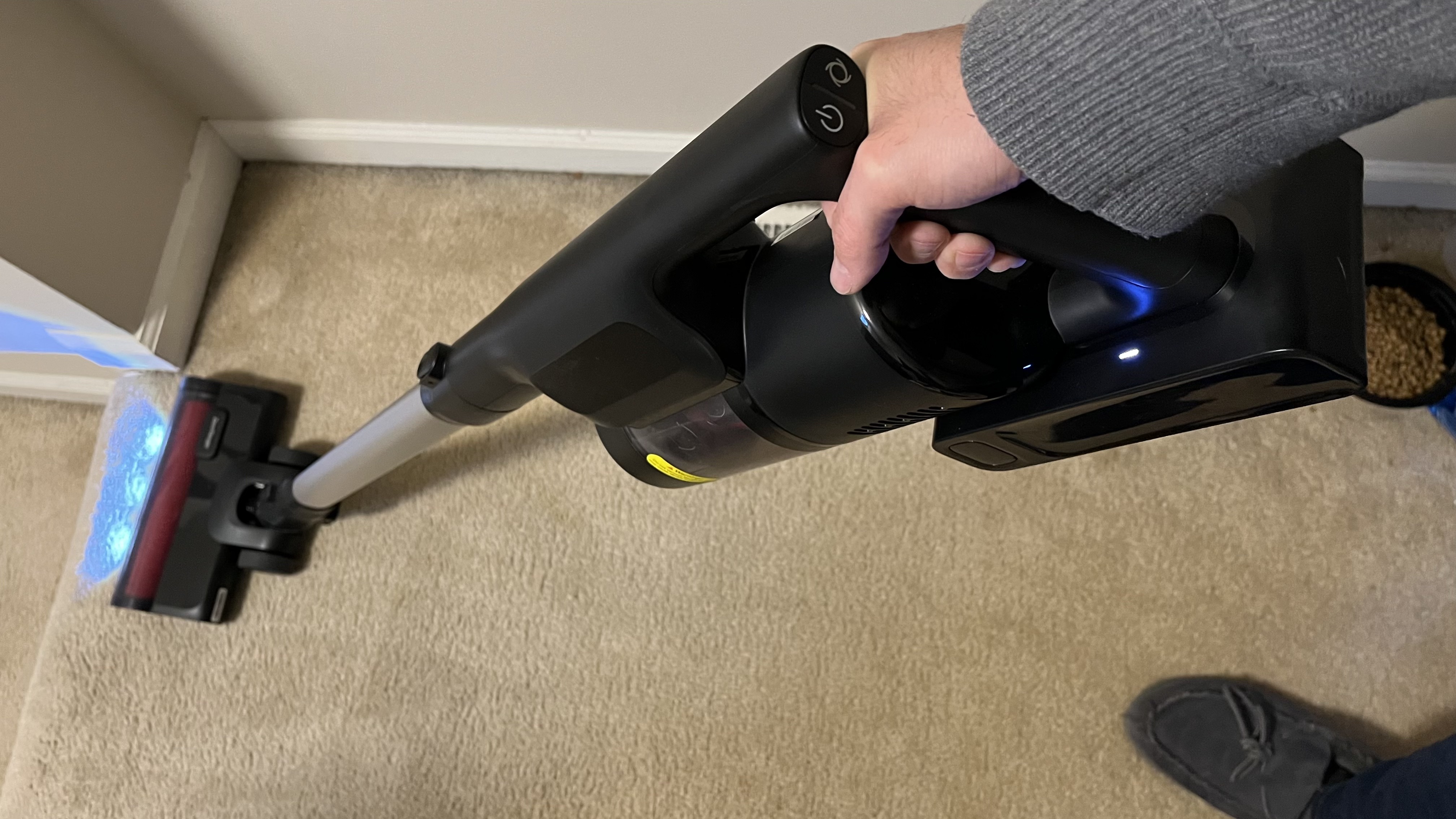 Yeedi C12 Combo stick vacuum during use