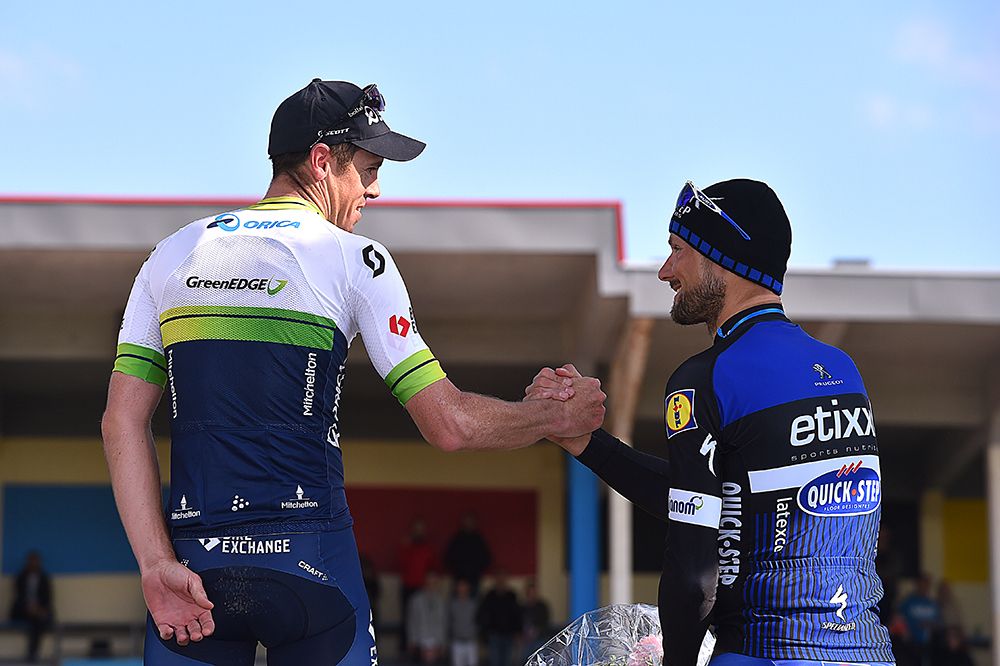 A handshake between Hayman and Boonen