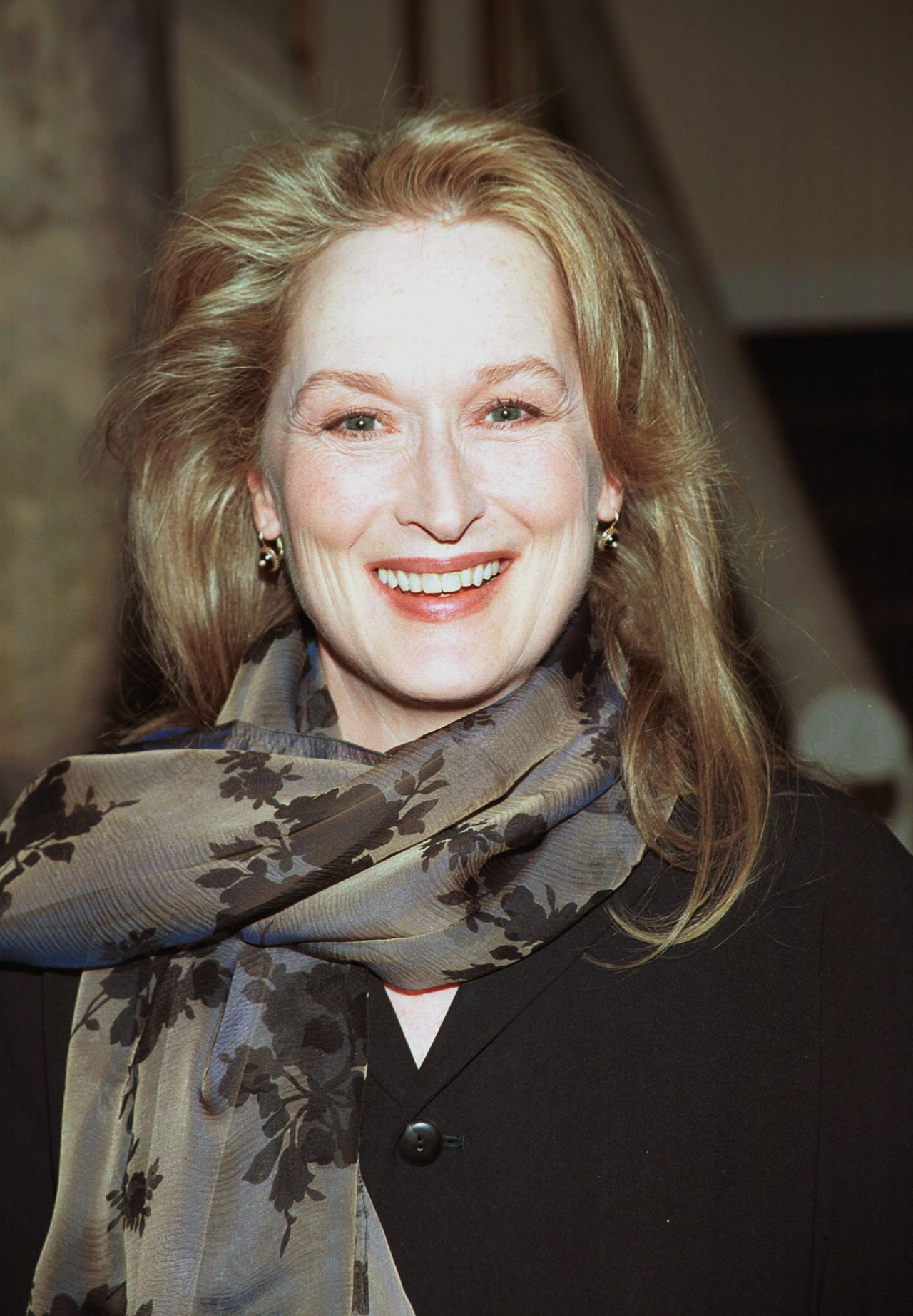 Meryl Streep receives the French Arts &amp; Literature Award in 2000