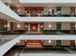 Alternative view of the atrium and lift lobbies at Oper46, Frankfurt