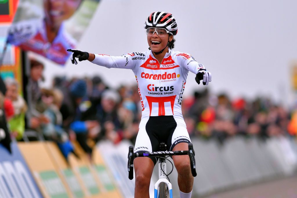 Ceylin del Carmen Alvarado (NED) won the UCI Cyclo-cross Koksijde World Cup