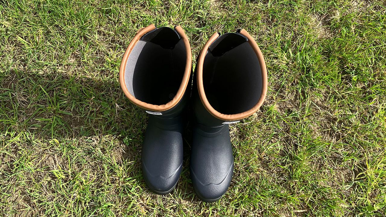 View from above showing the neoprene lining in the Toggi Barnsdale wellington boots