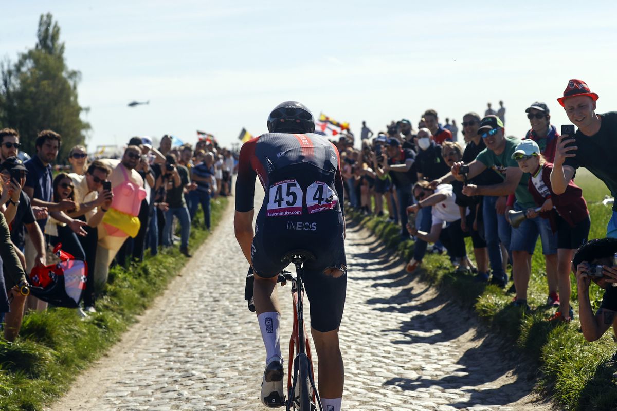 Paris Roubaix 2022 - 119th Edition - Compiegne - Roubaix 257.2 km - 17/04/2022 - Dylan Van Baarle (NED - INEOS Grenadiers) - photo Luca Bettini/SprintCyclingAgencyÂ©2022