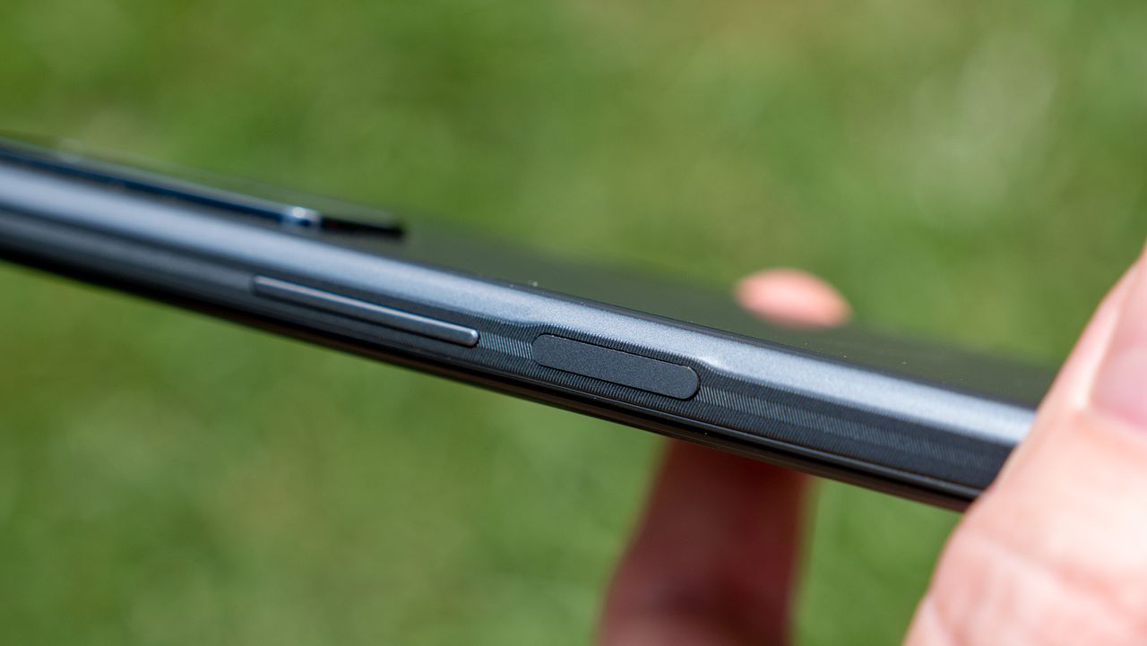 TCL Stylus 5G side buttons