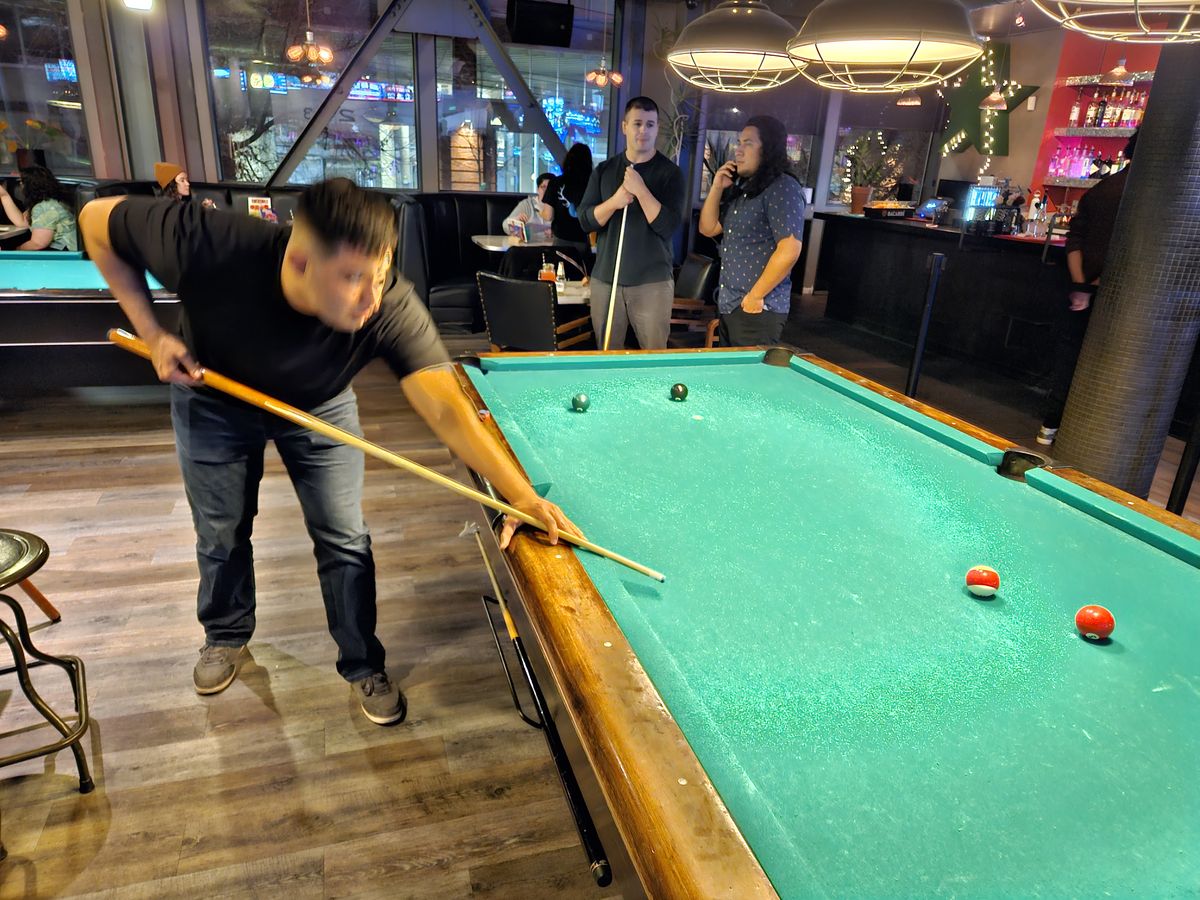 Galaxy S23 camera sample: Image of a man playing pool