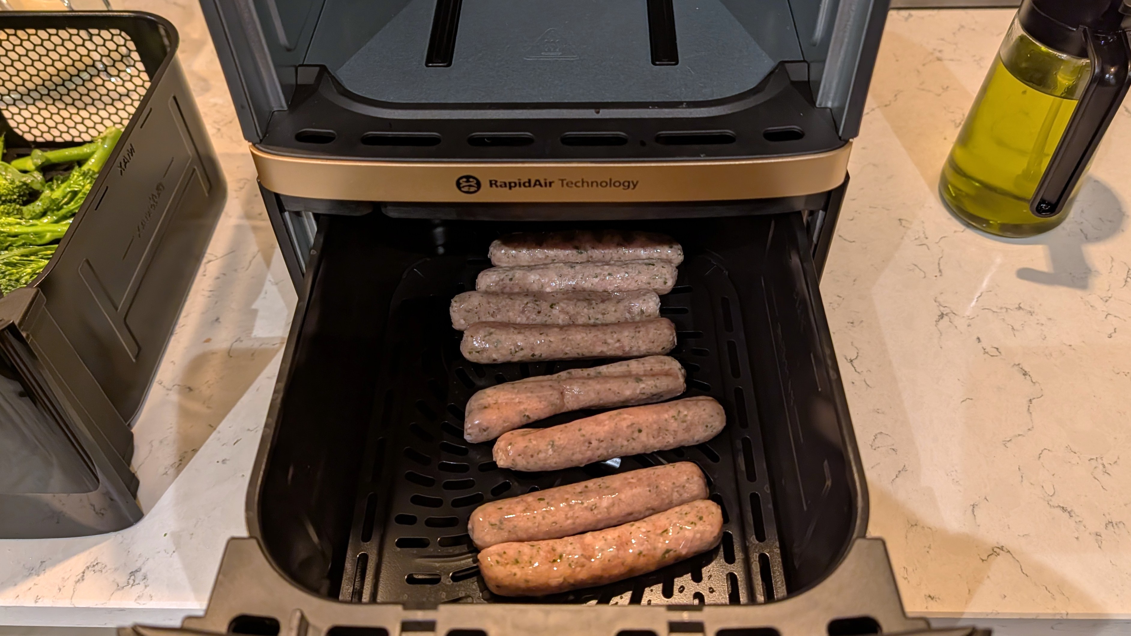 Uncooked sausages in Philips 4000 Series Airfryer drawer