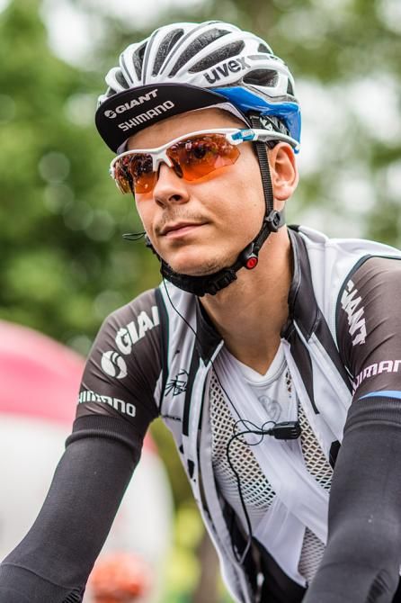 Warren Barguil (Giant-Shimano) at the startline