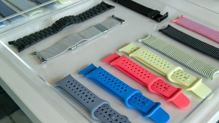 Pixel Watch 4 bands