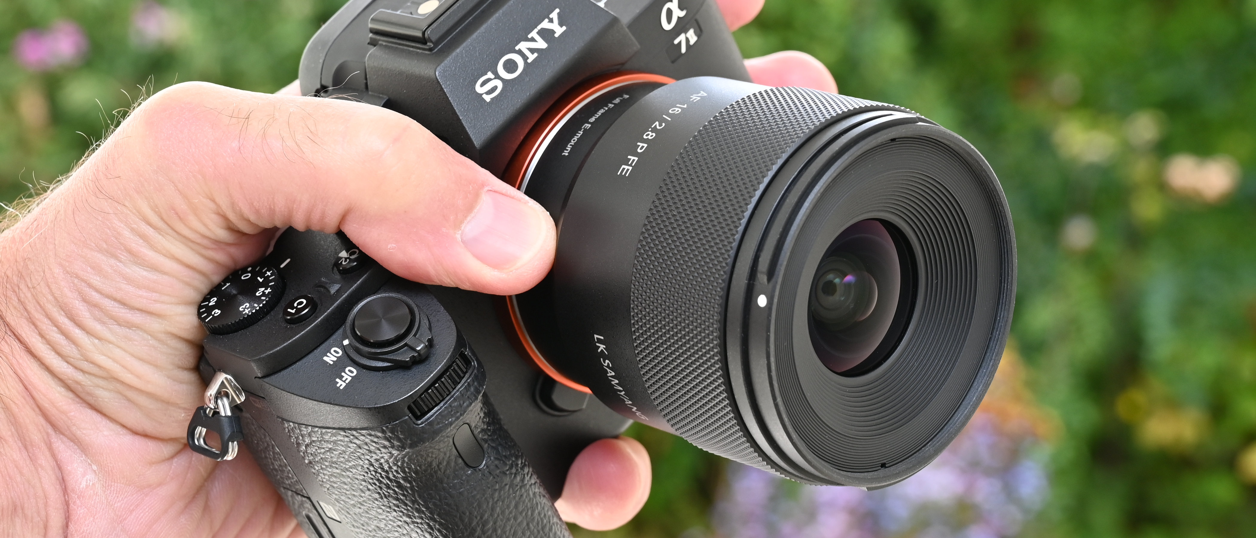 LK Samyang AF 16mm f/2.8 P FE product shot