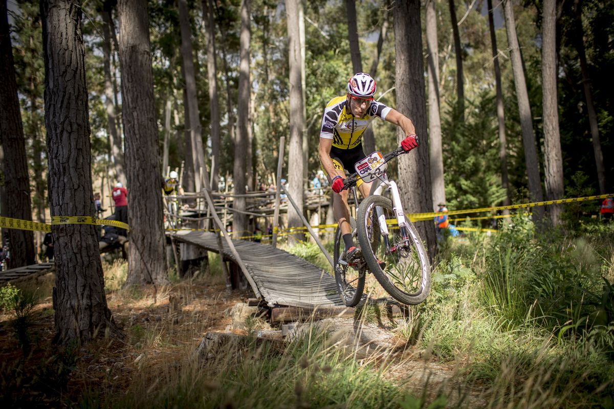 Jaroslav Kulhavy getting tricky on stage 2