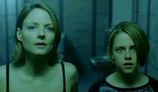 Panic Room Jodie Foster and Kristen Stewart looking concerned in the panic room