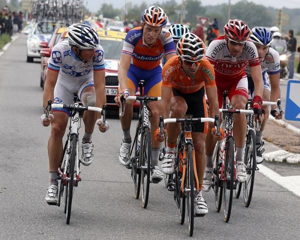 The day's break included (l-r) Mickael Delage (FDJ), Lars Boom (Rabobank), Andriy Grivko (Astana) [hidden], Ruben Perez (Euskaltel-Euskadi), Tristan Valentin (Cofidis) and Jimmy Engoulvent (Saur-Sojasun).