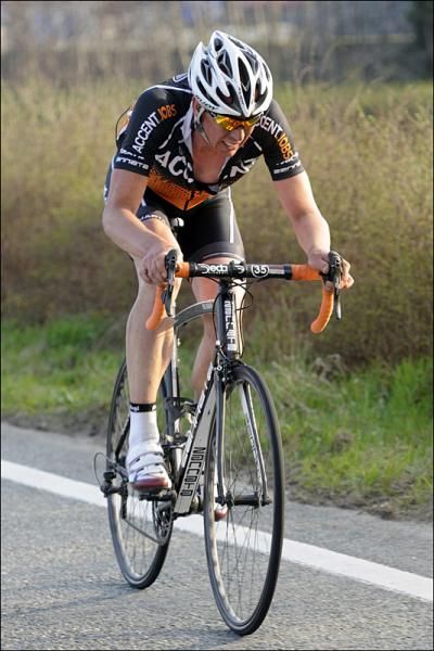 Leif Hoste (Accent Jobs-Verandas Willems) on the attack.