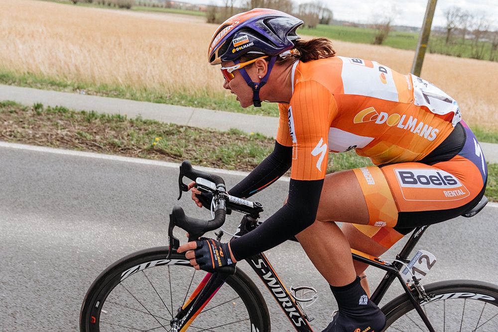 Chantal Blaak attacks on the long road to Wevelgem - Women's Gent Wevelgem 2016