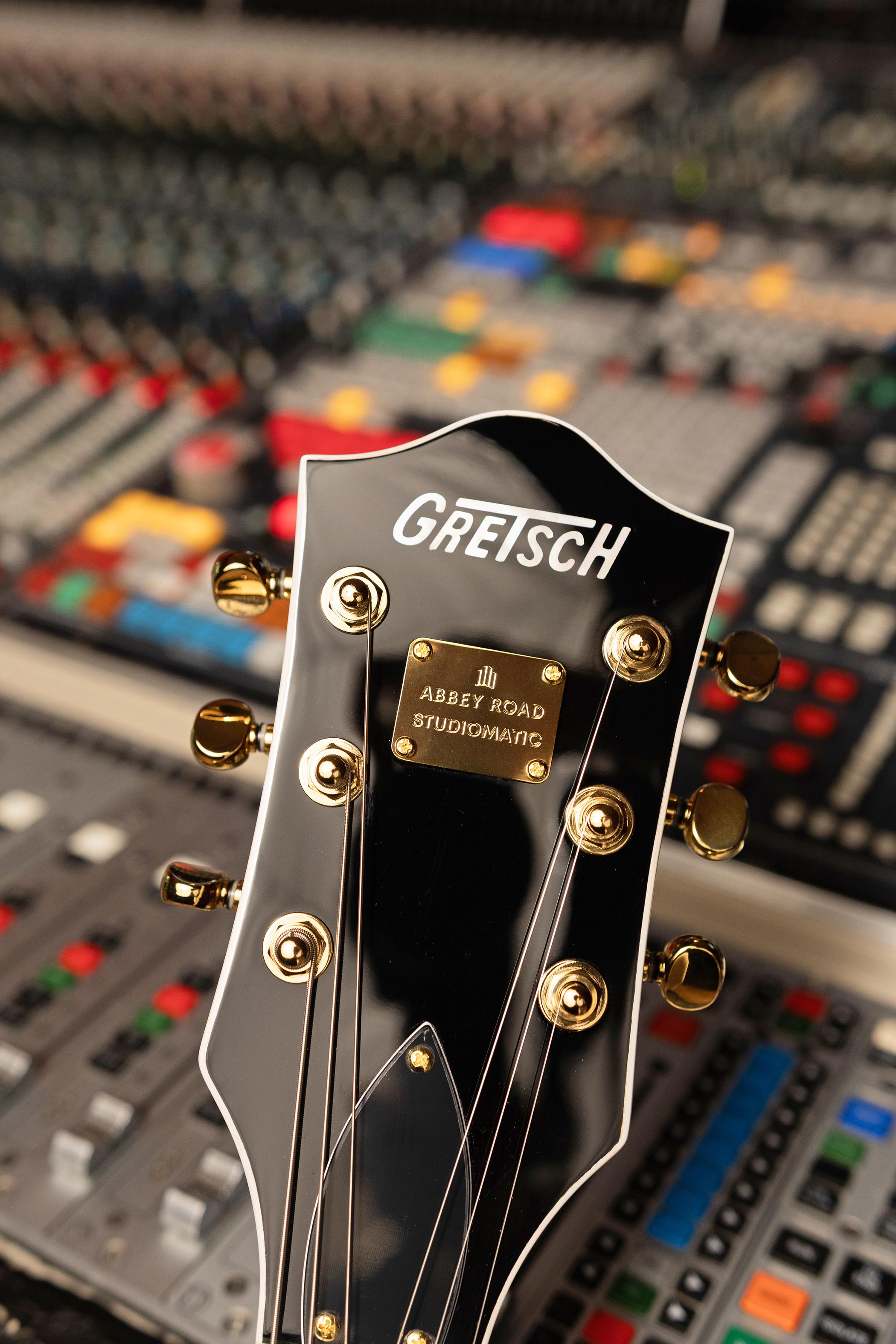 Gretsch Limited Edition Abbey Road RS201 Studiomatic: the hollowbody electric is finished in