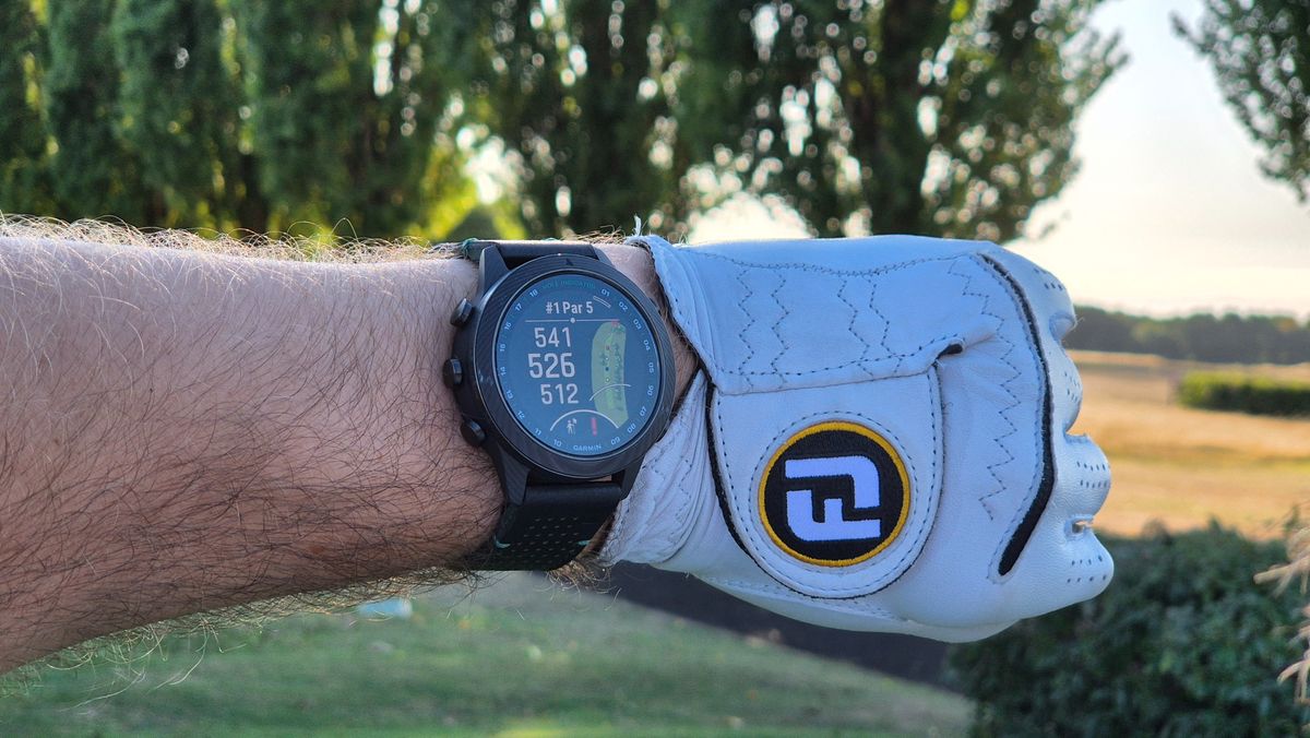 After a couple of months with the Garmin MARQ Golfer (Gen 2), there’s no other way to put it: this is the best golf watch on the planet right now