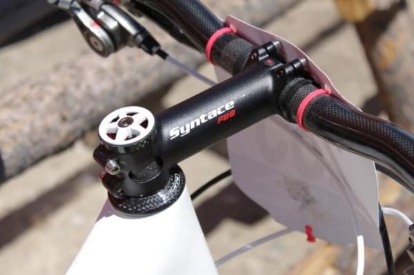 Syntace's F99 stem uses a 25.4mm handlebar clamp.