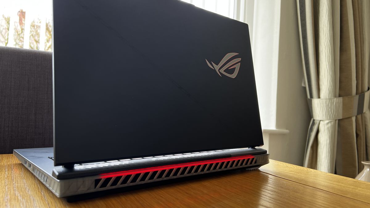 Asus ROG Strix Scar 16 Review: RTX 4080 Makes Things Interesting ...