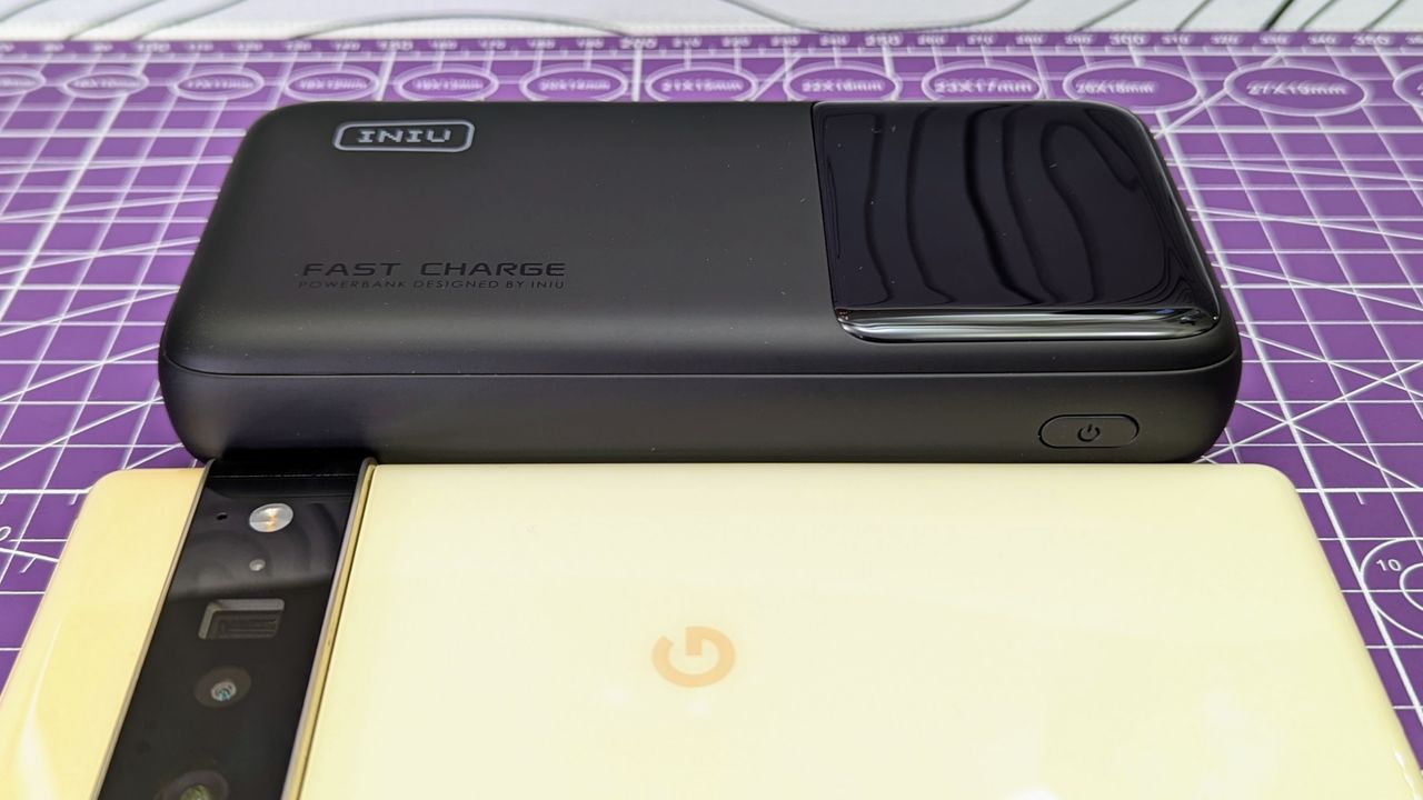 INIU B62 20,000mAh power bank
