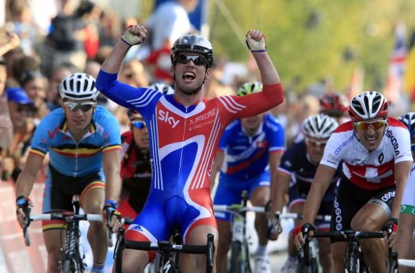 Cavendish celebrates his victory