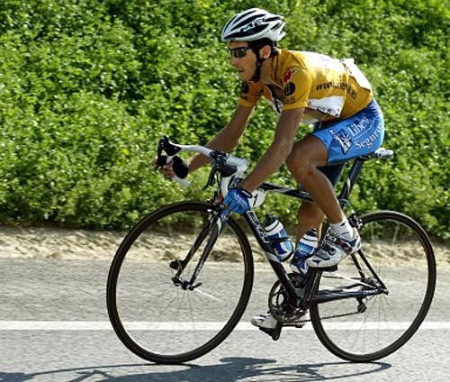 Roberto Heras (Liberty Seguros) rides during stage 8