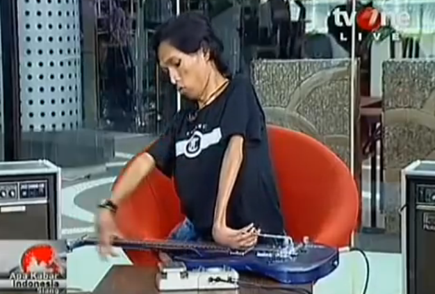 Guitarist Yana Mulyana Plays Yngwie Malmsteen's "Brothers" — Video