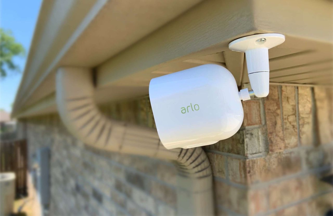 Arlo Pro 3 Side Mount View