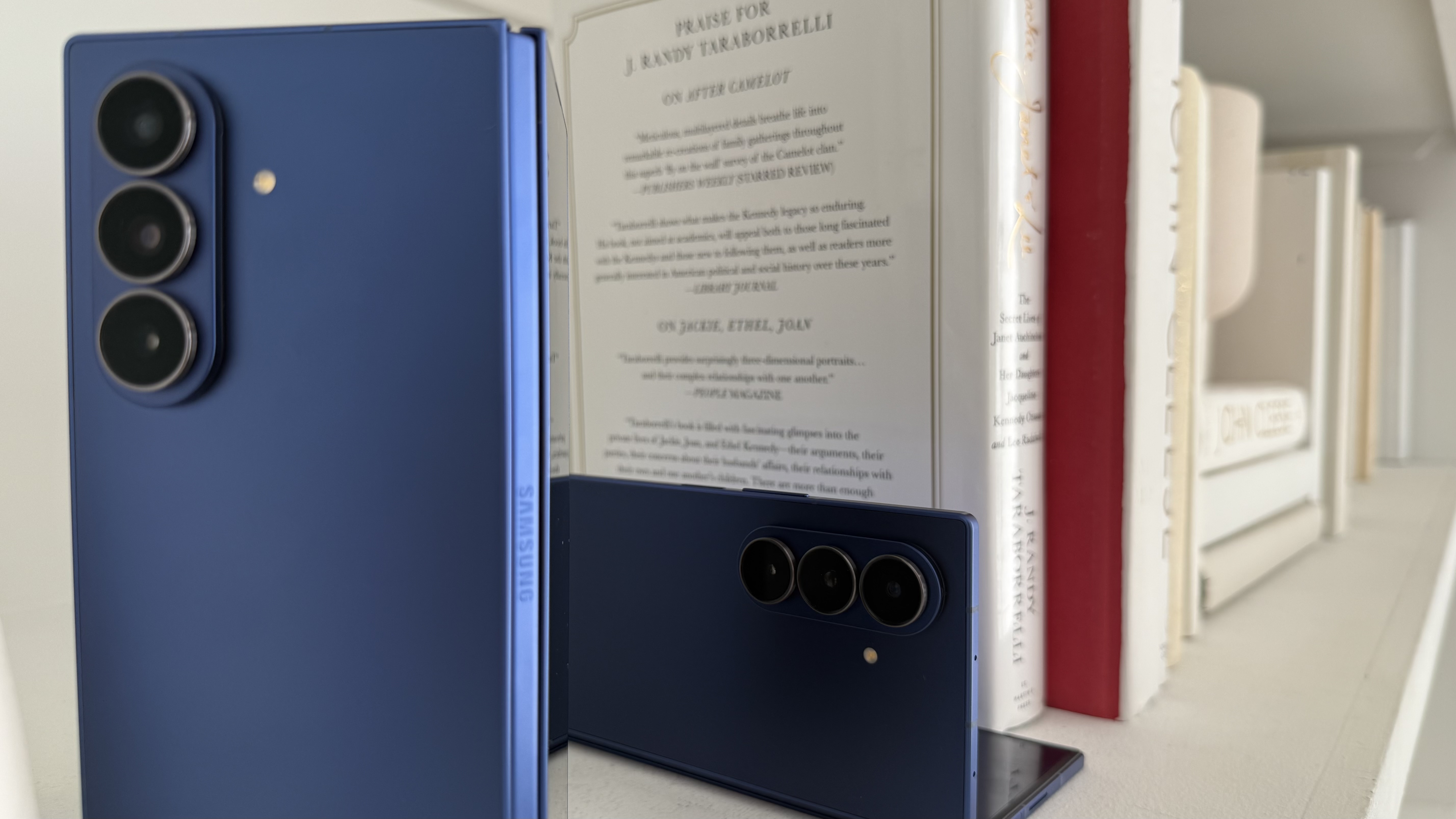 Samsung Galaxy Z Fold 7 Blue Shadow