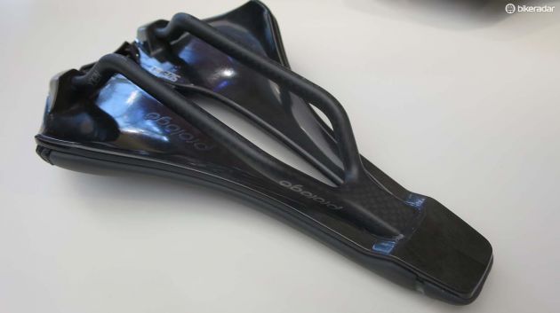 The Dimension range is available in three rail versions, Nack (carbon), Tirox (Ti alloy) and T4 (cromo)