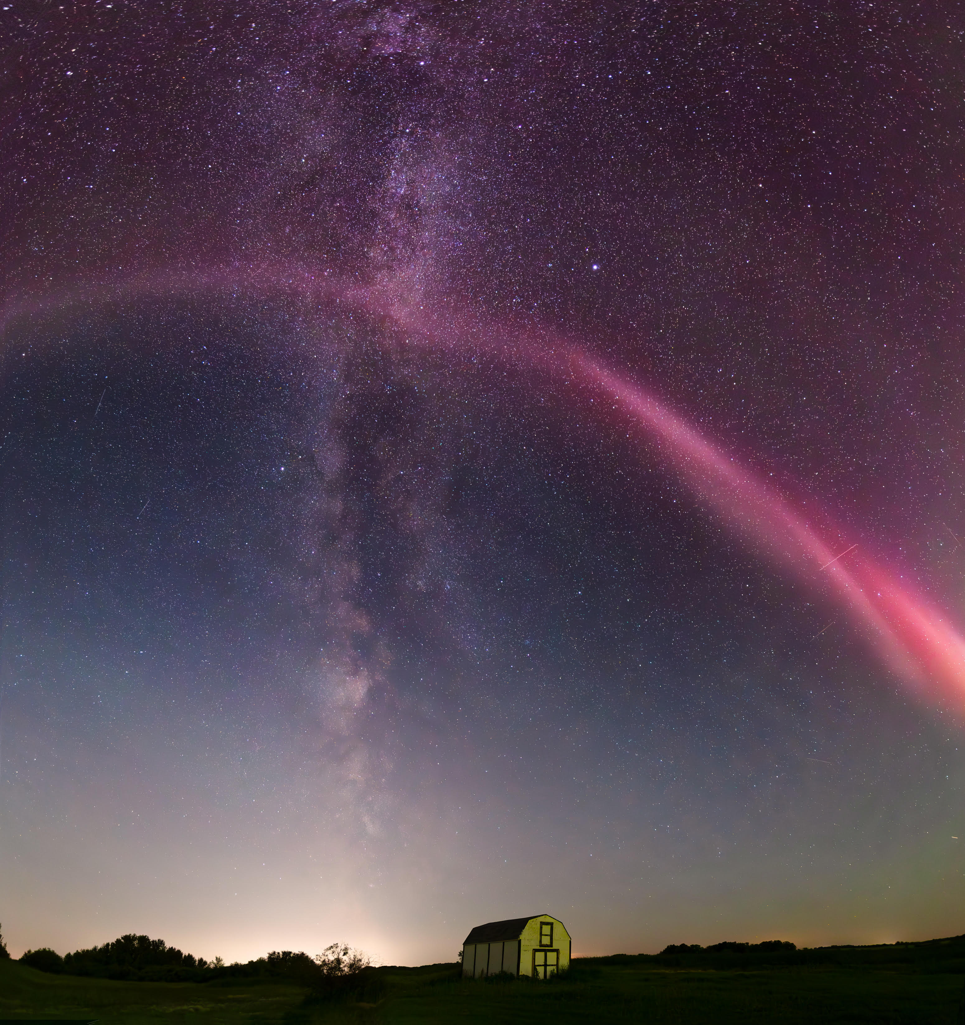 Astrophotographer captures surprising perspectives of northern lighting and STEVE right through transient come upon (footage, video)