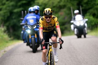 Stage 5 - Critérium du Dauphiné: Jonas Vingegaard rides solo to stage 5 win and GC lead