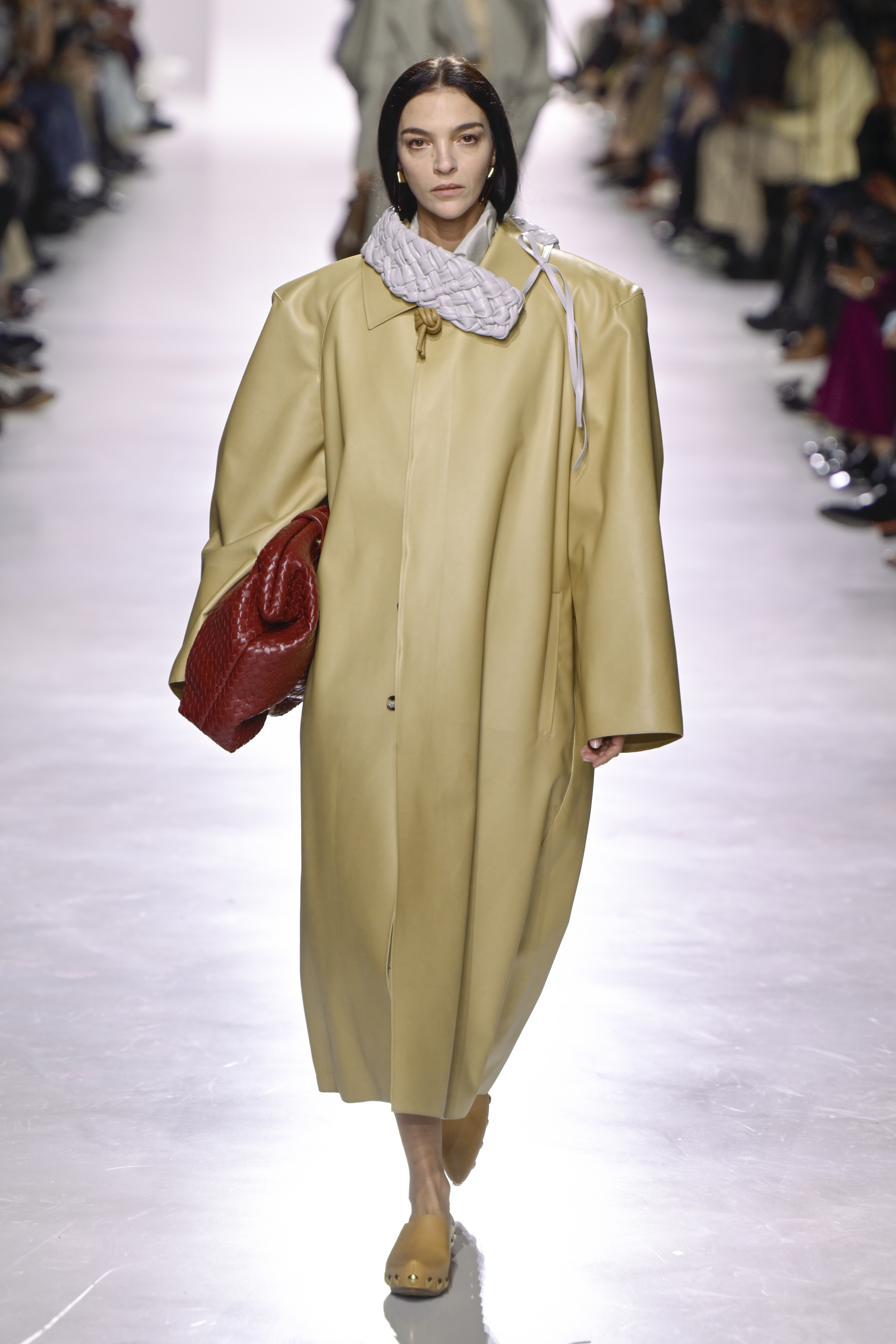 Bottega Veneta SS 2026 runway show by Louis Trotter