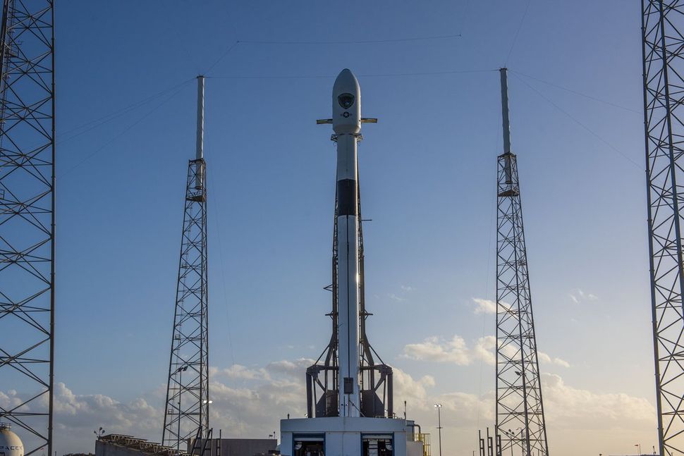 High Winds Delay SpaceX Launch Of Advanced GPS III Navigation Satellite ...