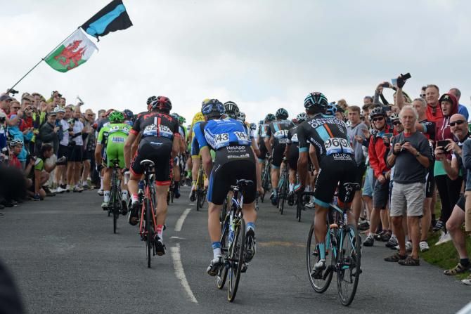 The peloton on the climb of Haytor