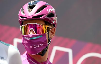 Peter Sagan wears ciclamino at the Giro