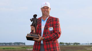 Stewart Cink with the RBC Heritage trophy