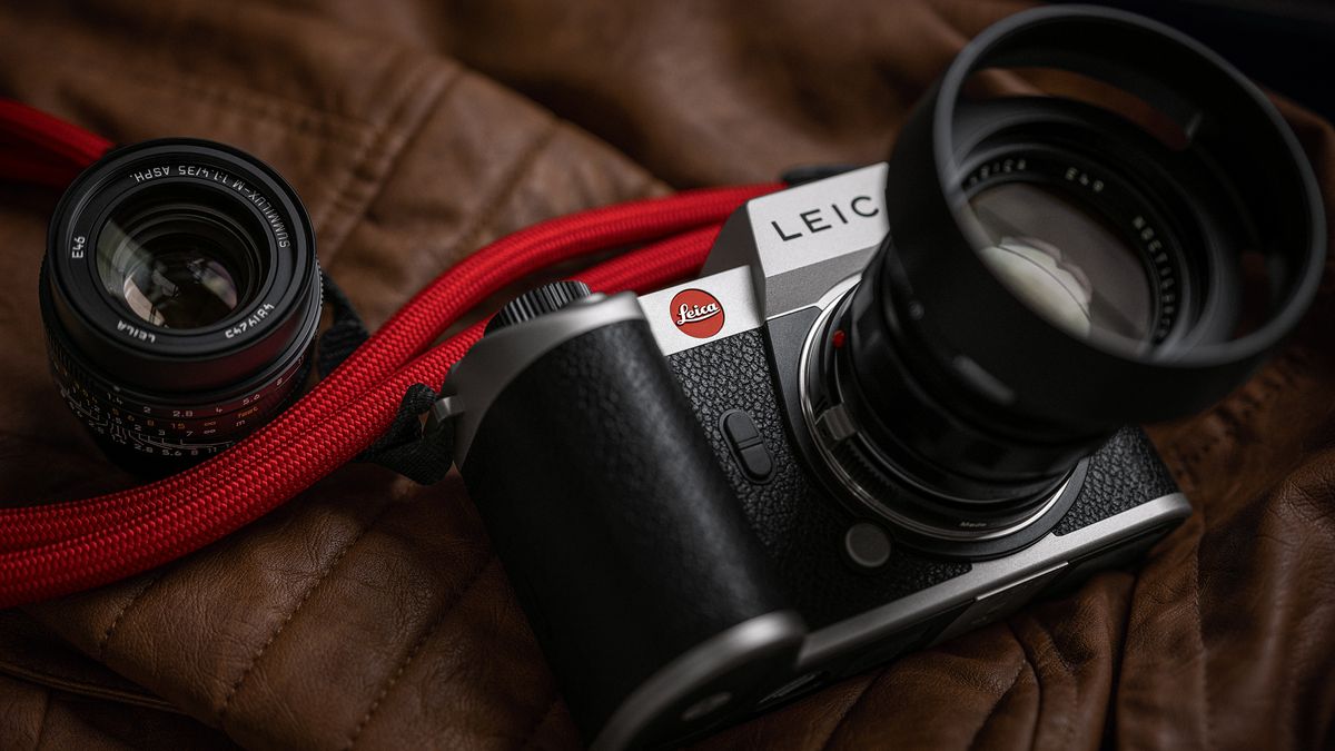 Leica SL2 in Silver