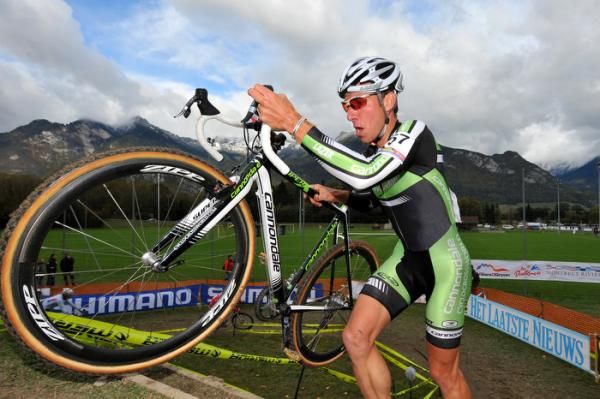 Jeremy Powers (Cannondale - Cyclocrossworld) in action in Aigle.