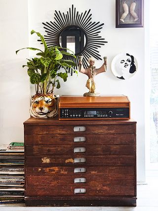 vintage-finds-display