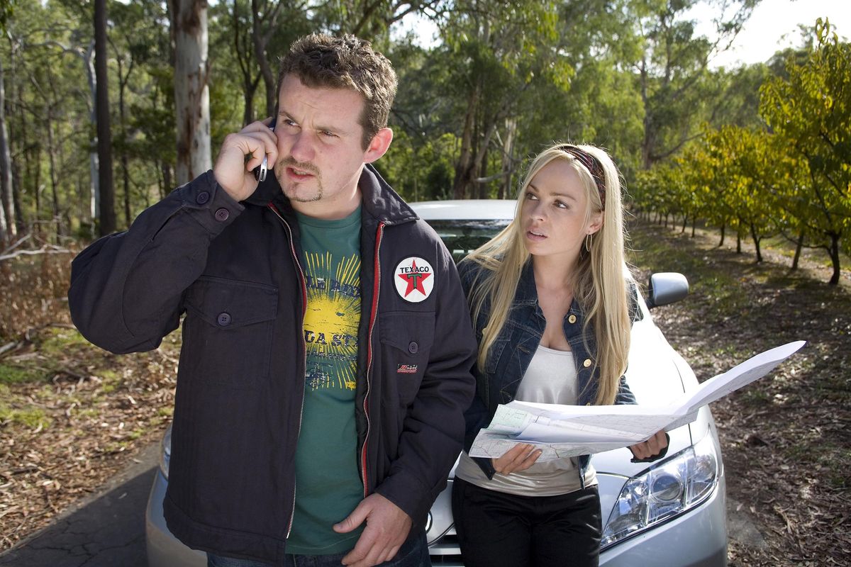 Toadie races to find Steph