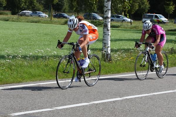 Perhaps building on their success yesterday in the break, Batavus' Elise van Hage tries to go off the front of the bunch