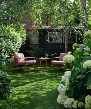 garden with shed and furniture