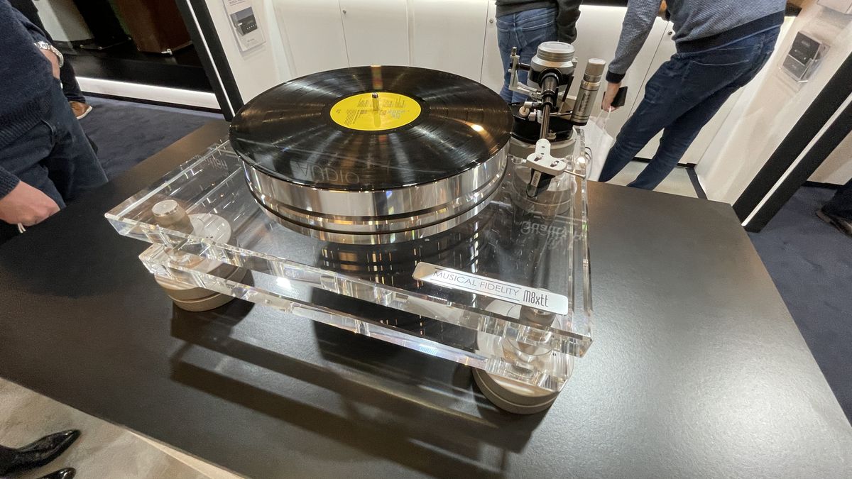 Musical Fidelity M8xtt turntable